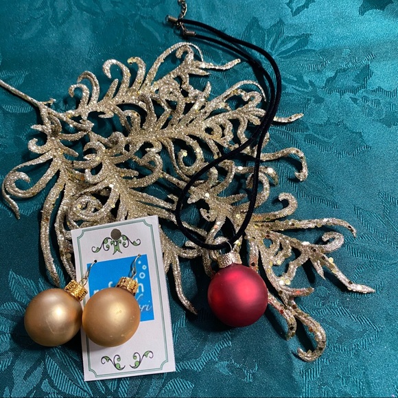 🎄 New Christmas Bulb Earrings & Necklace Set - Picture 6 of 7